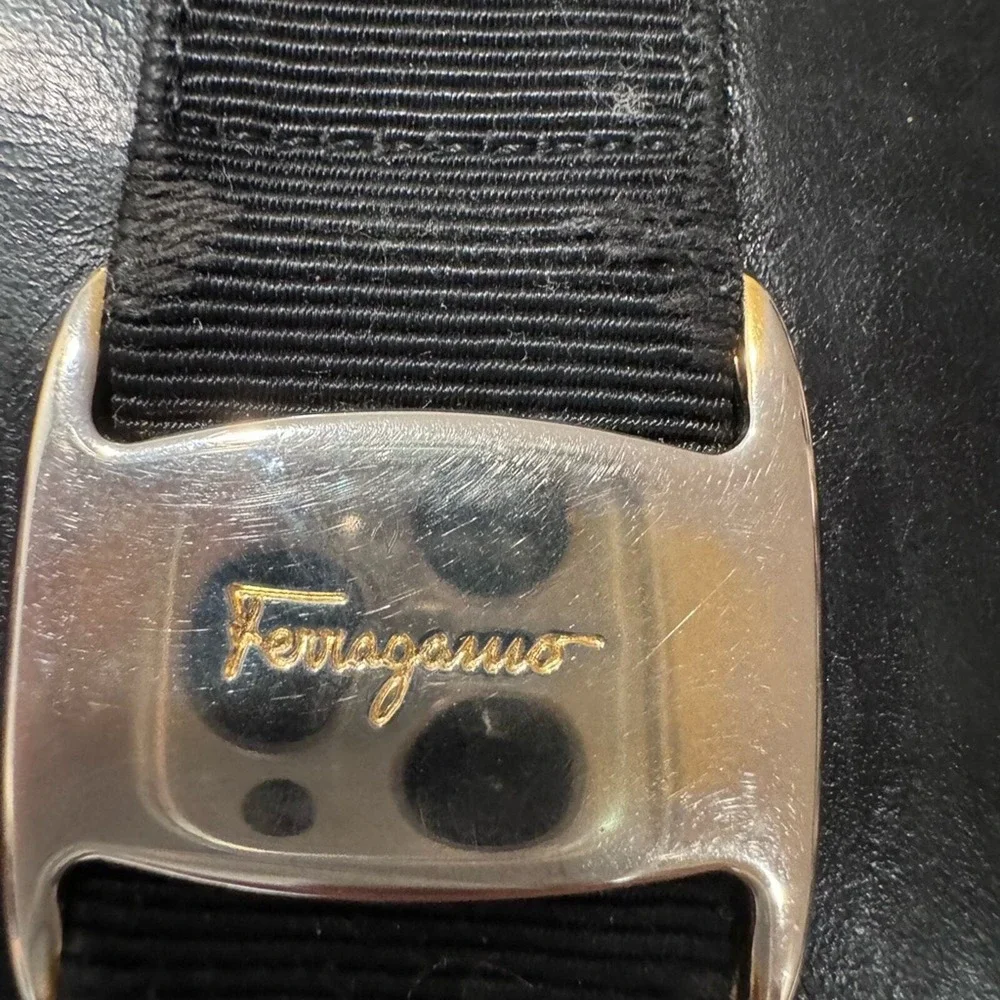 Salvatore Ferragamo Vara Black Leather Compact Bifold Wallet Coin Purse‎